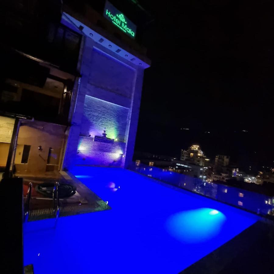 Hotel Mala Pokhara Extérieur photo
