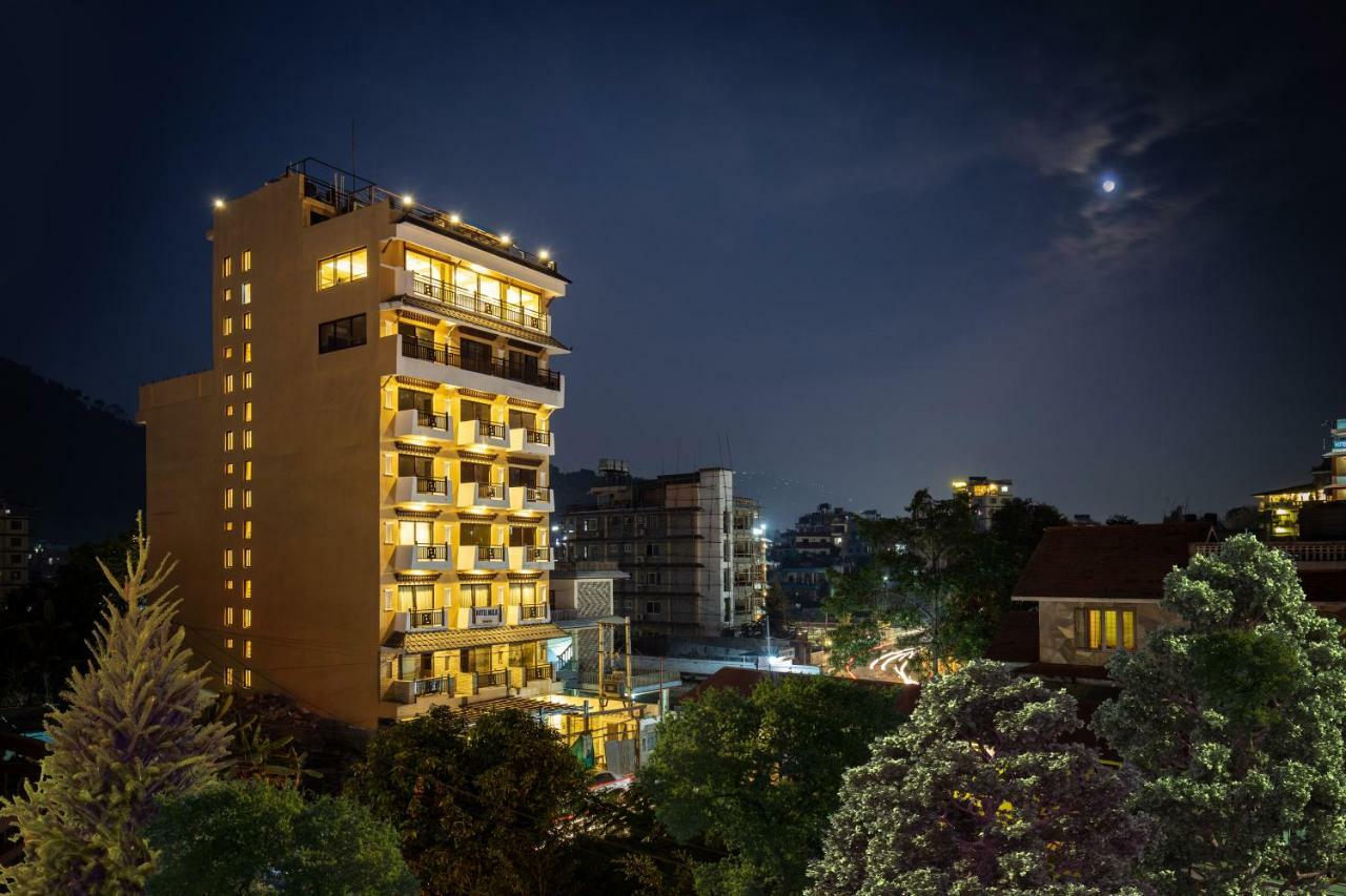 Hotel Mala Pokhara Extérieur photo