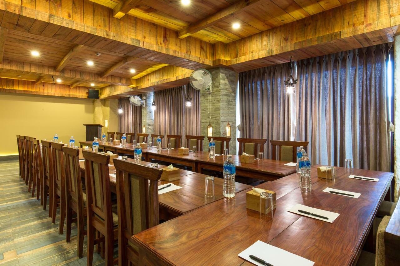 Hotel Mala Pokhara Extérieur photo