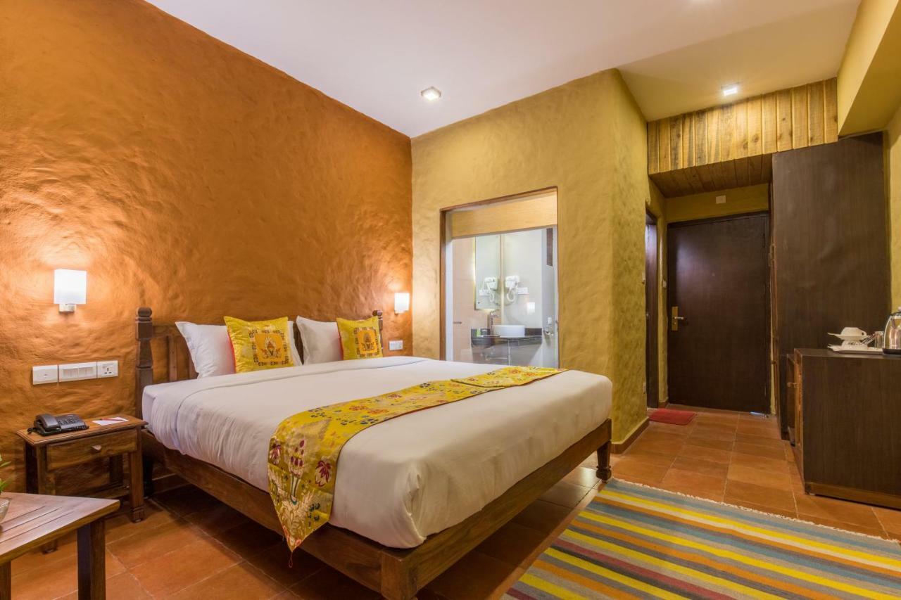 Hotel Mala Pokhara Extérieur photo