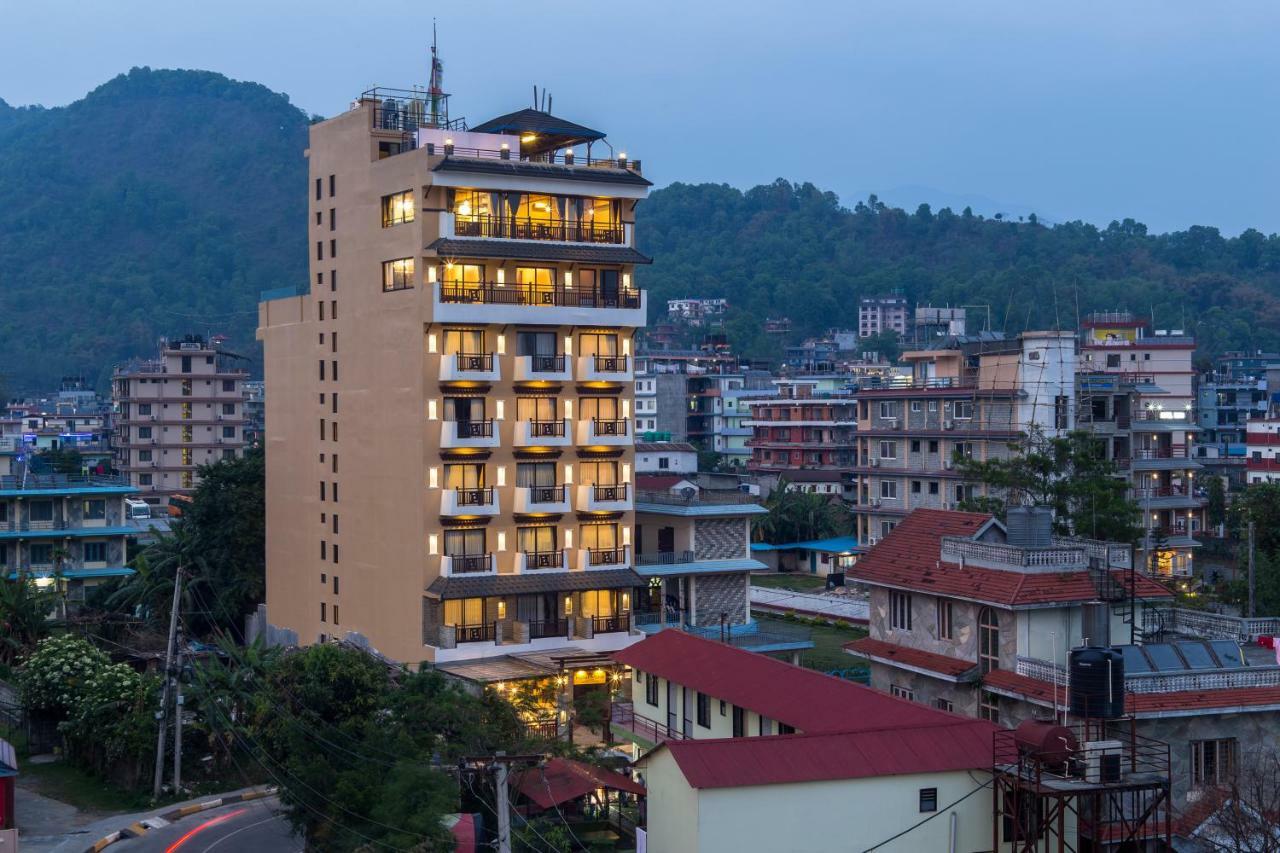 Hotel Mala Pokhara Extérieur photo