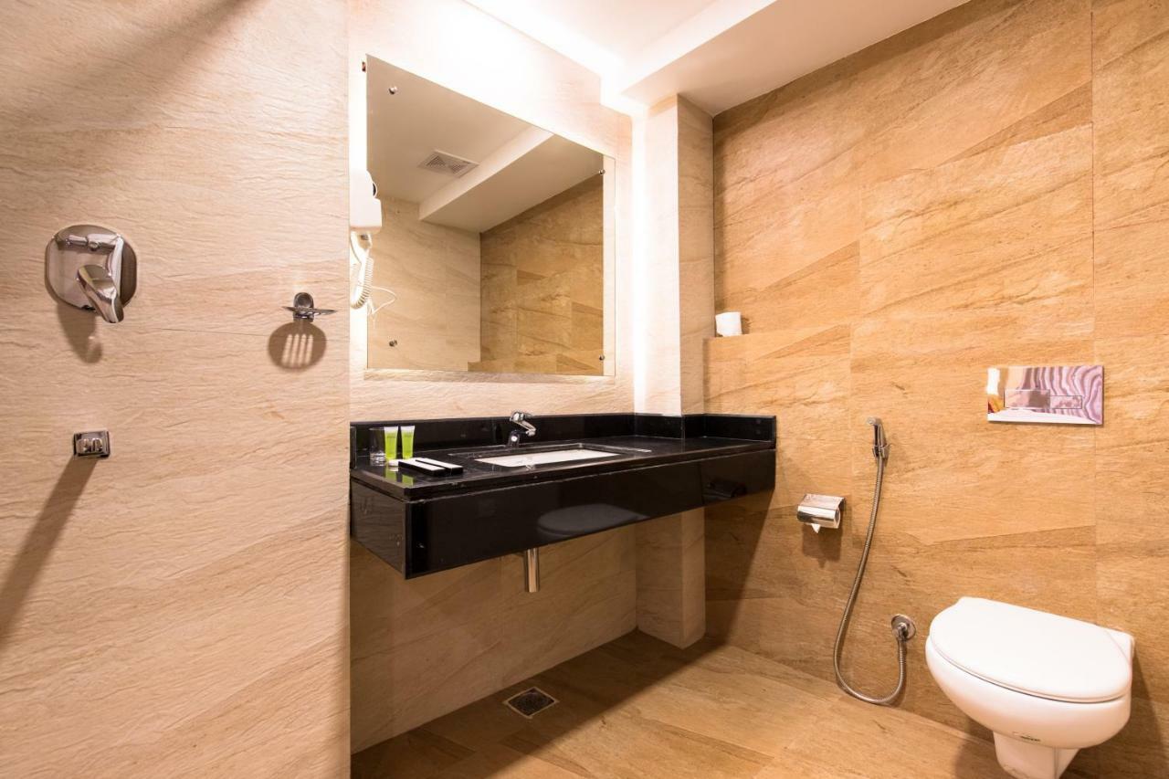 Hotel Mala Pokhara Extérieur photo