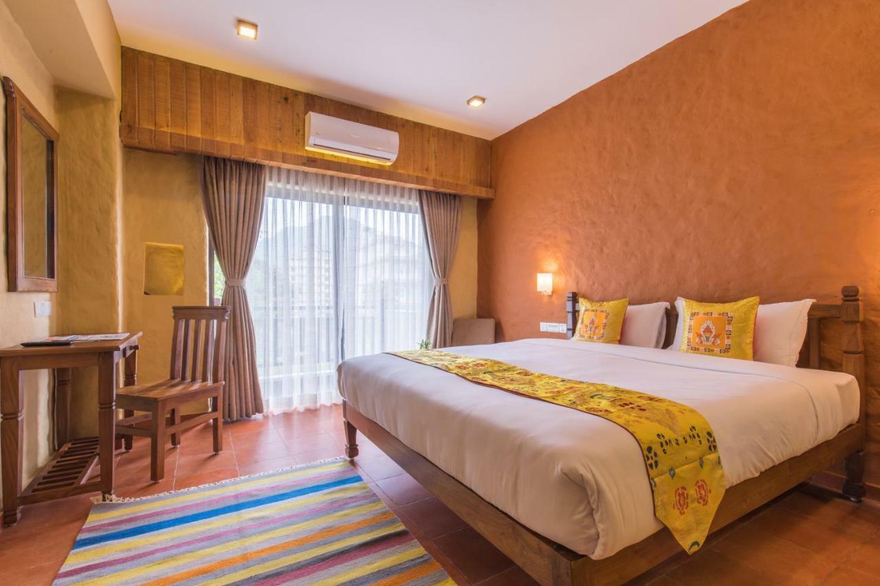 Hotel Mala Pokhara Extérieur photo