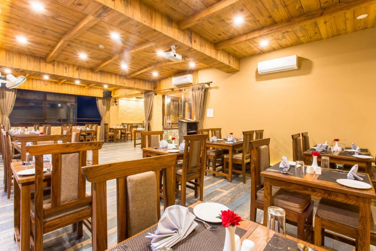 Hotel Mala Pokhara Extérieur photo