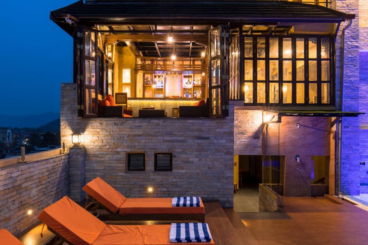 Hotel Mala Pokhara Extérieur photo