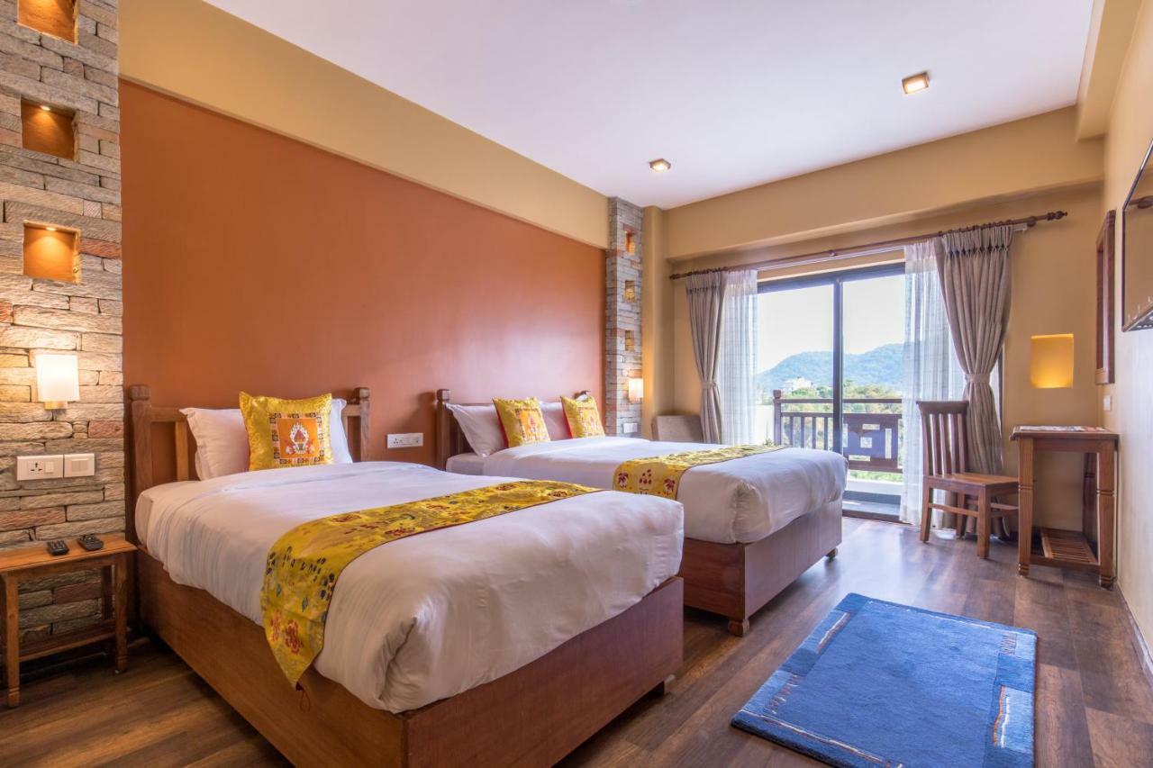 Hotel Mala Pokhara Extérieur photo
