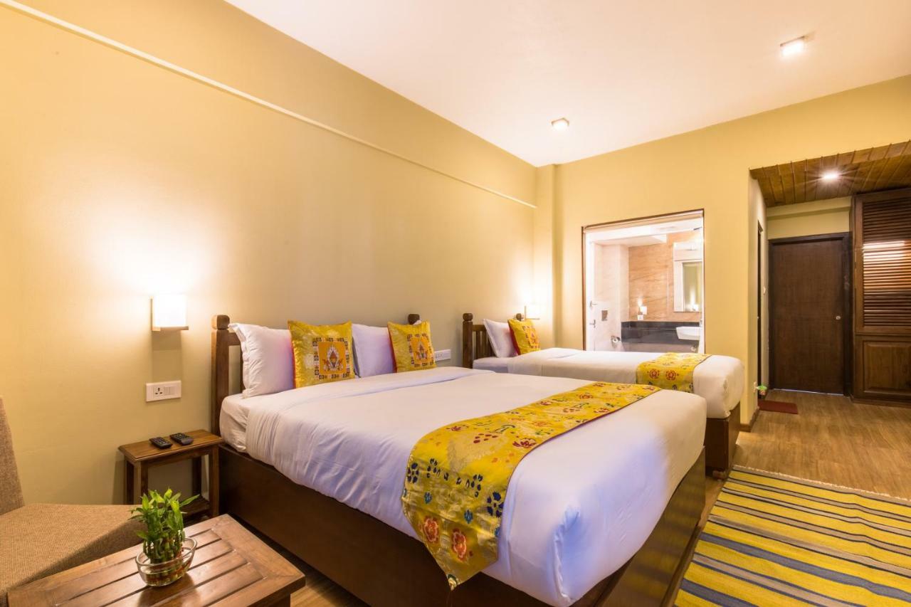 Hotel Mala Pokhara Extérieur photo