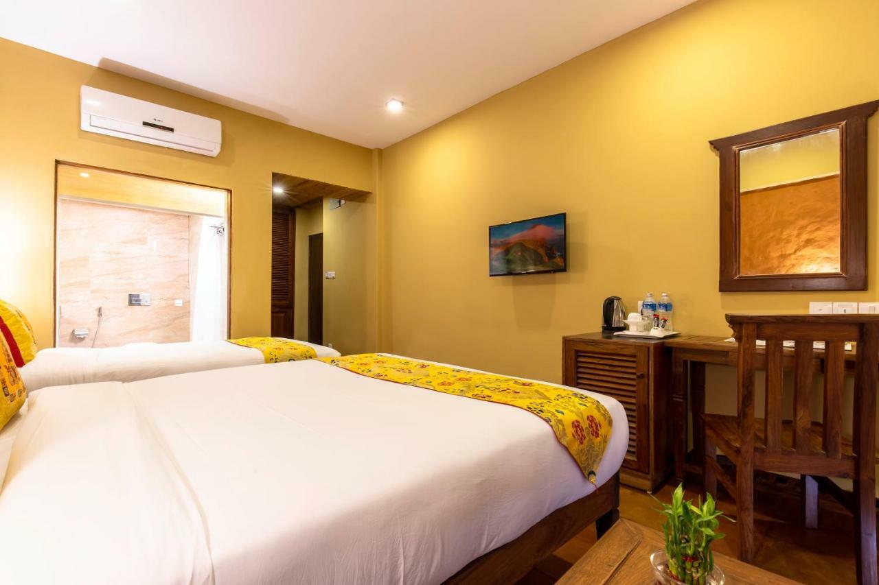 Hotel Mala Pokhara Extérieur photo